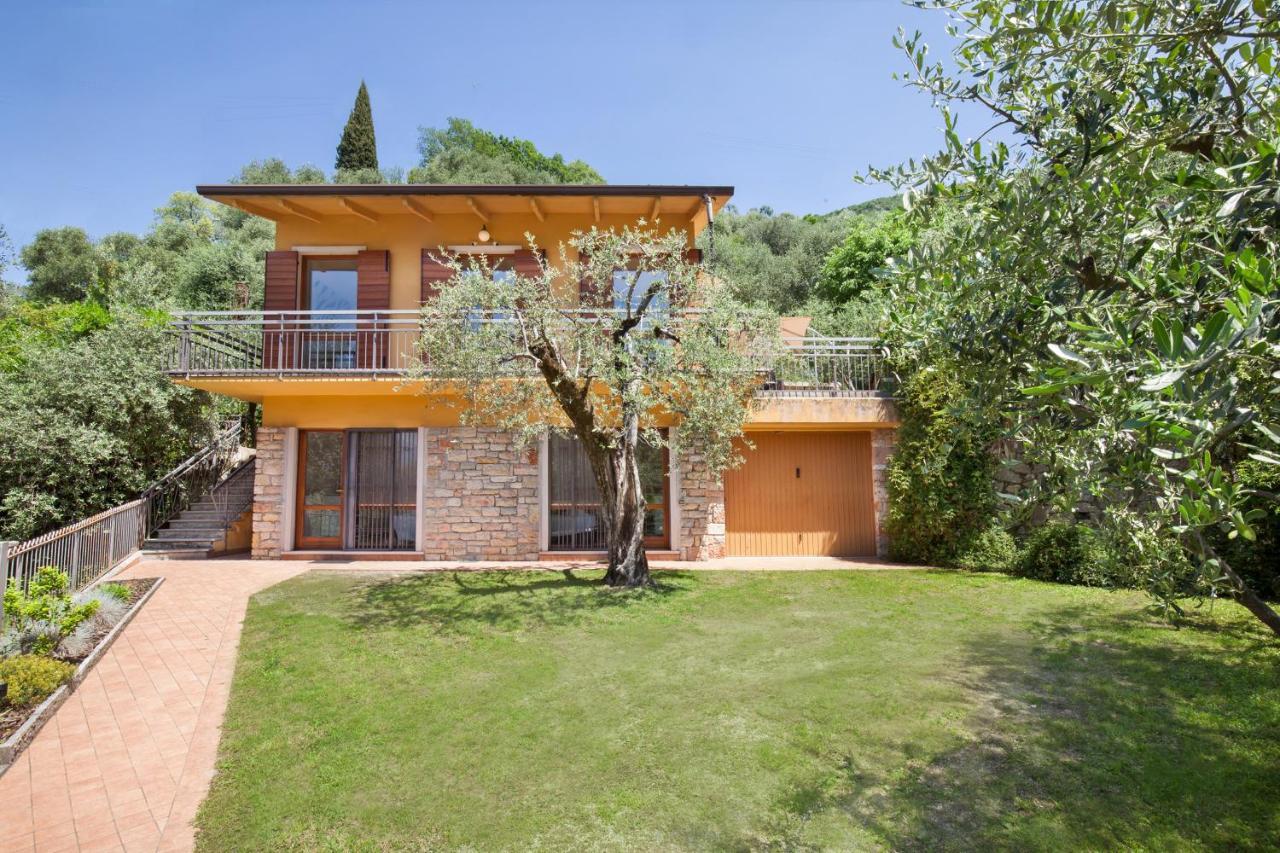 Villa Carducci Torri Del Benaco Exterior photo